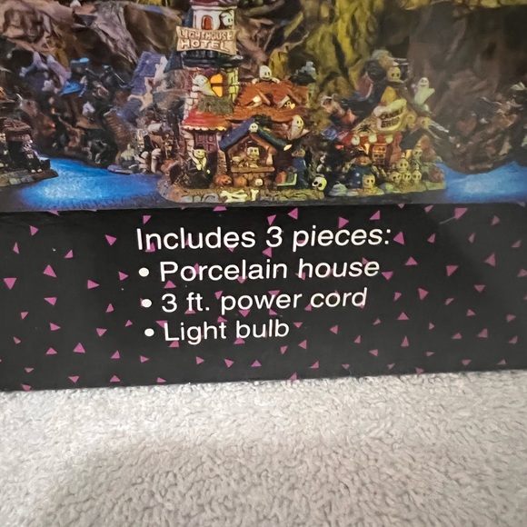 NIB VINTAGE SPOOKY HOLLOW “NURSERY “ PORCELAIN LIGHT UP HOUSE - Picture 9 of 10